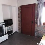 παραδοσιακό σπίτι με τζάκι