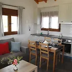 παραδοσιακό σπίτι με τζάκι Chalet *