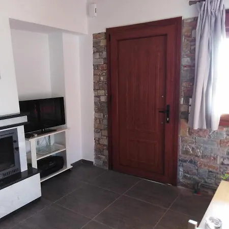 Παραδοσιακό Σπίτι Με Τζάκι