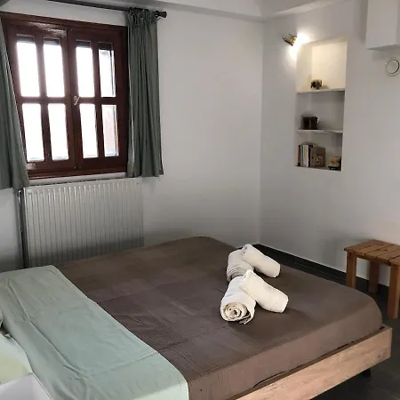 Παραδοσιακό σπίτι με τζάκι *