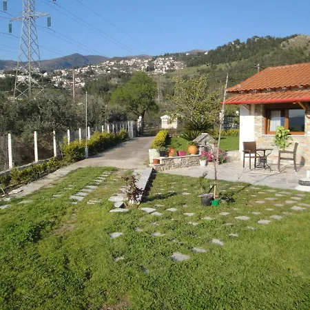 Παραδοσιακό σπίτι με τζάκι Σαλέ Βόλος